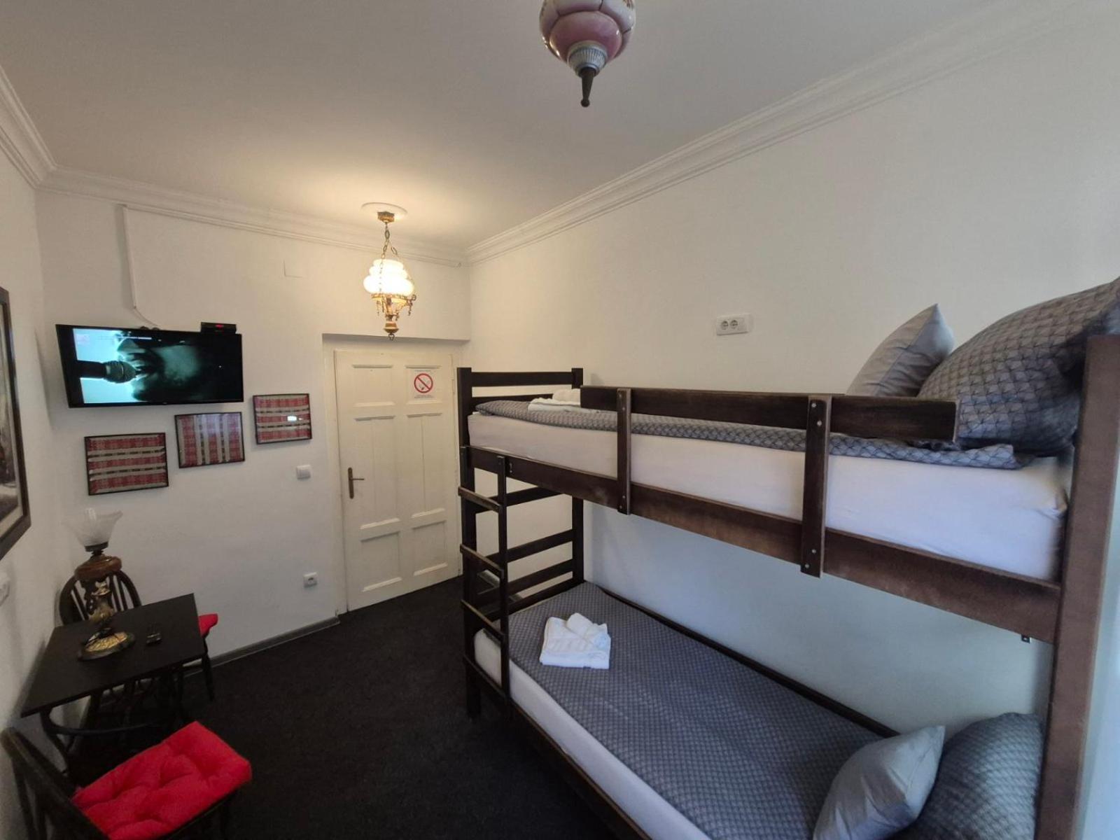 Authentic Belgrade Centre Hostel - Only Private Rooms Belgrado Exterior foto