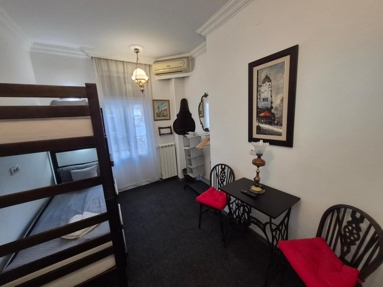 Authentic Belgrade Centre Hostel - Only Private Rooms Belgrado Exterior foto