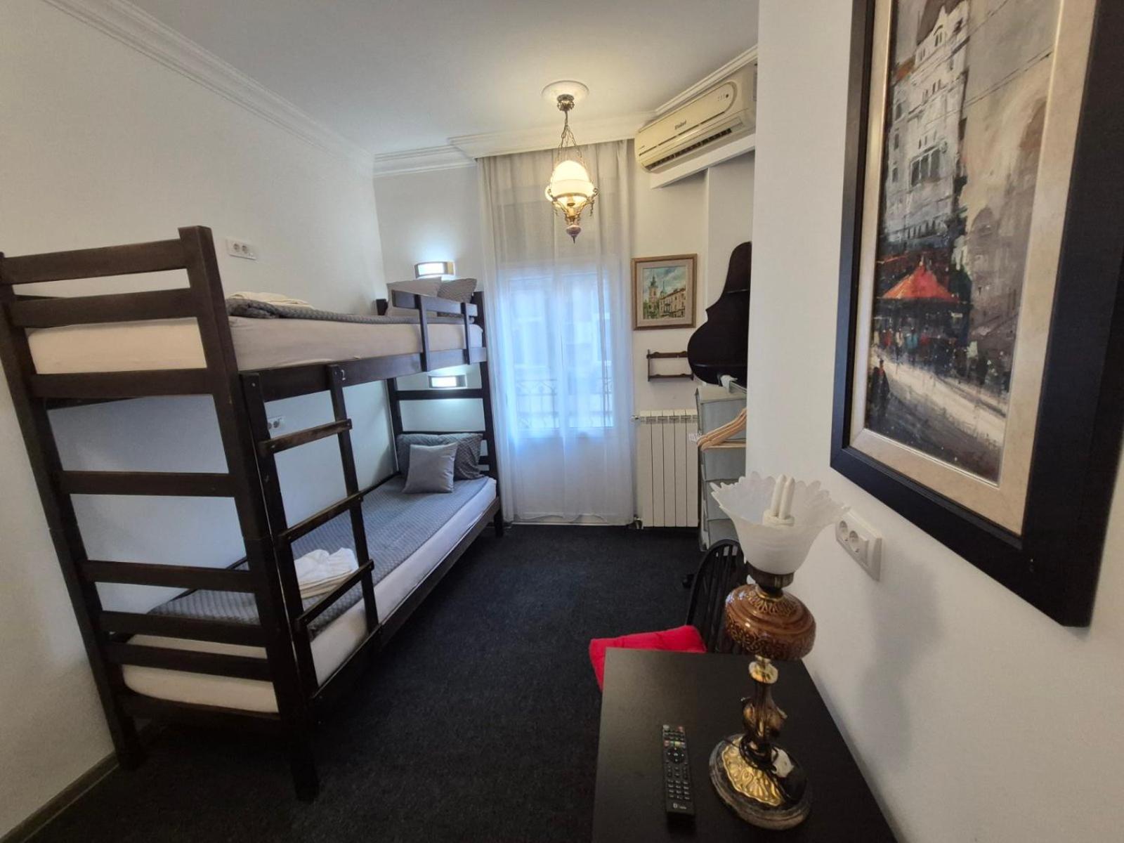 Authentic Belgrade Centre Hostel - Only Private Rooms Belgrado Exterior foto